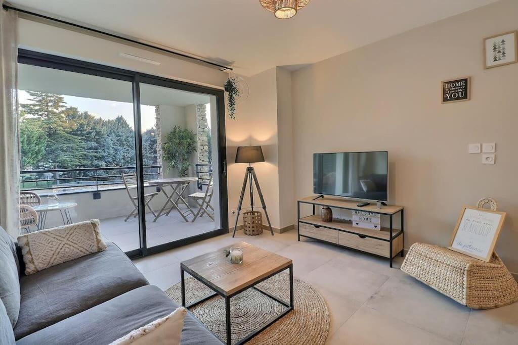 Appartement Moderne - Terrasse - Piscine - Parking Ventabren Exterior foto